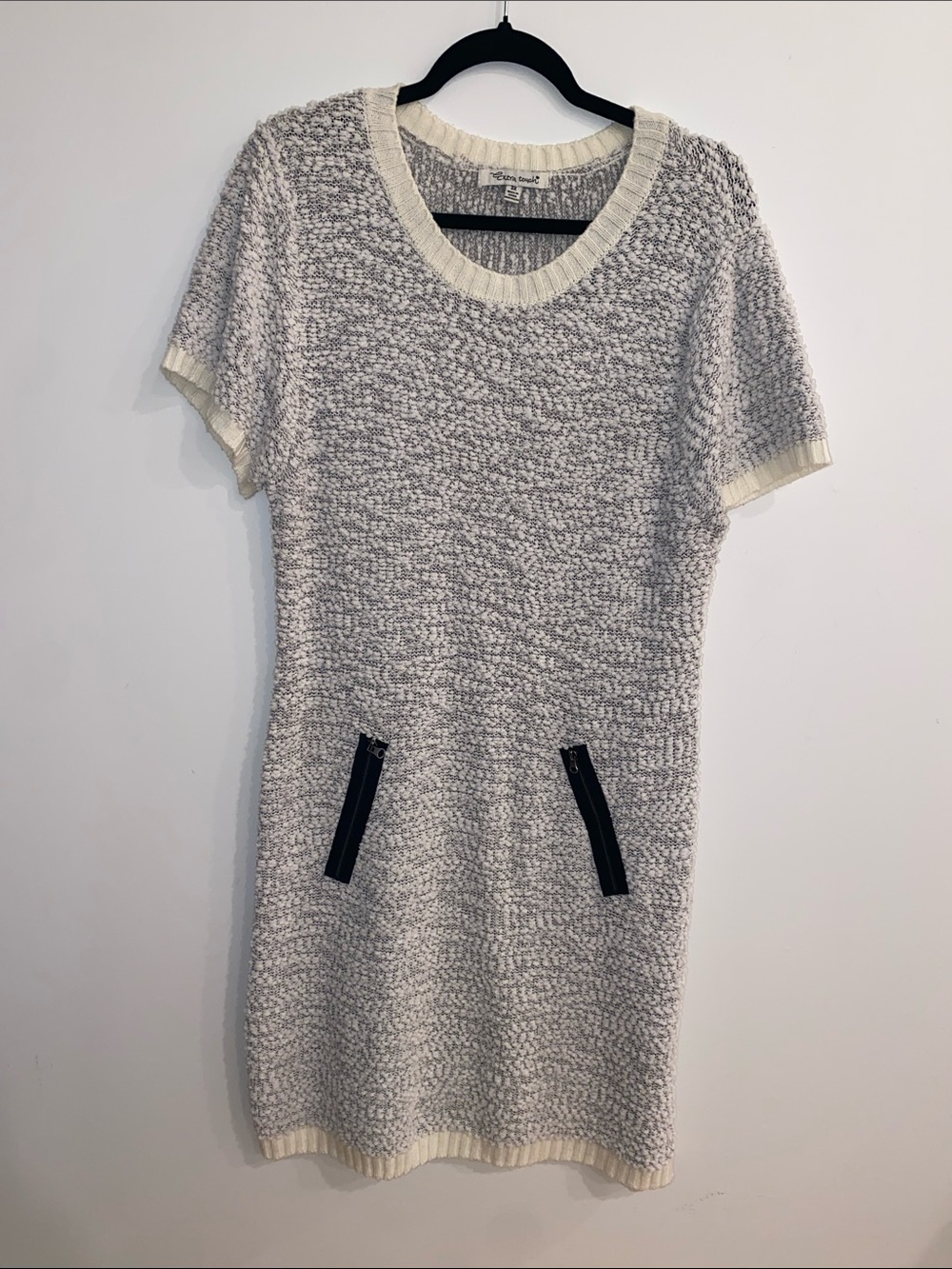 Textured Short Sleeve Sweater Dress in Cream and Gray